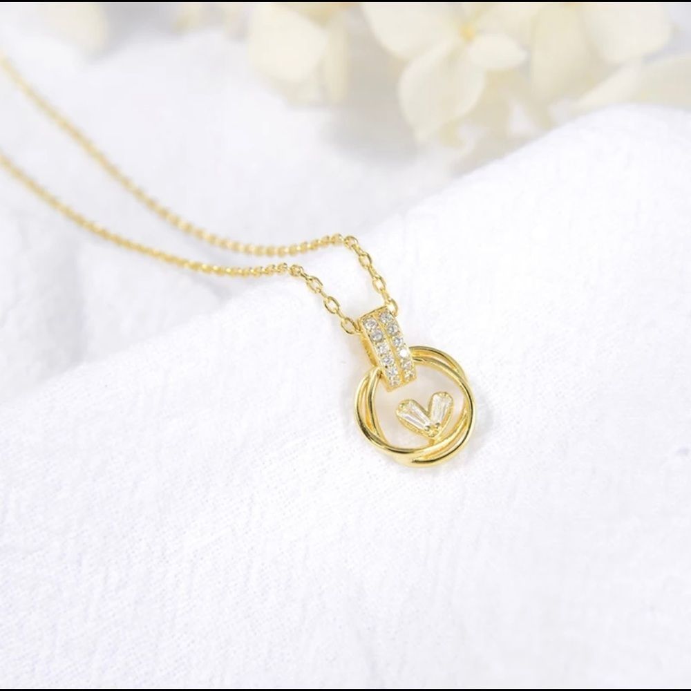 Minimalist Heart Shape Necklace 925 Sterling Silver Necklace - Picture 4 of 4
